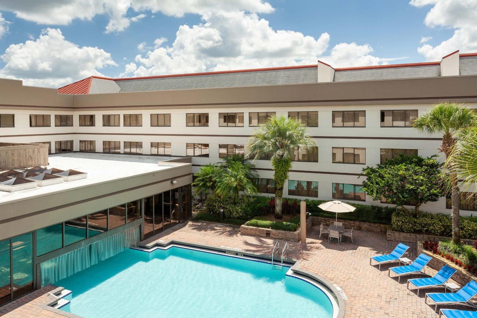 Sheraton Suites Orlando Airport Hotel Esterno foto